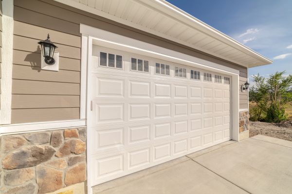 Garage Lifting in Roseville